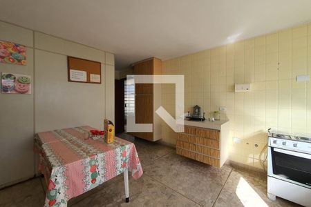 Casa à venda com 400m², 3 quartos e 6 vagas Casa à venda com 400m², 3 quartos e 6 vagasCozinha