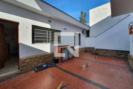 Casa à venda com 400m², 3 quartos e 6 vagas Casa à venda com 400m², 3 quartos e 6 vagasQuintal