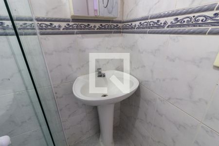 Apartamento para alugar com 46m², 1 quarto e 1 vagaDetalhe do banheiro