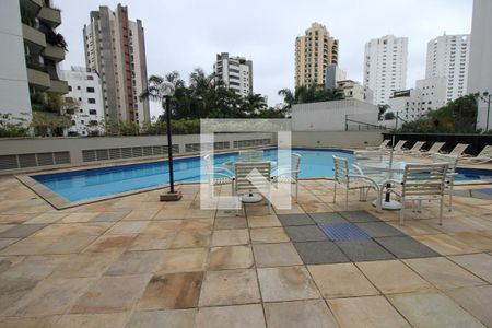Apartamento à venda com 408m², 3 quartos e 4 vagasÁrea comum - Piscina