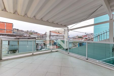 Casa à venda com 125m², 2 quartos e 2 vagas Casa à venda com 125m², 2 quartos e 2 vagasVaranda