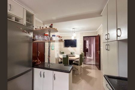 Casa à venda com 232m², 5 quartos e 2 vagas Casa à venda com 232m², 5 quartos e 2 vagasCozinha