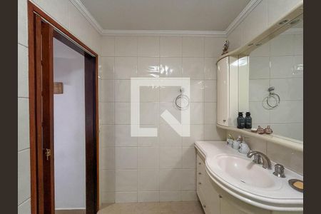 Casa à venda com 232m², 5 quartos e 2 vagas Casa à venda com 232m², 5 quartos e 2 vagasBanheiro da Suíte