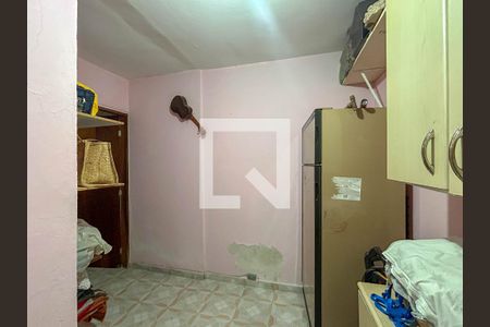 Casa à venda com 232m², 5 quartos e 2 vagas Casa à venda com 232m², 5 quartos e 2 vagasQuarto de Serviço