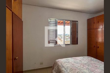 Casa à venda com 232m², 5 quartos e 2 vagas Casa à venda com 232m², 5 quartos e 2 vagasQuarto 3