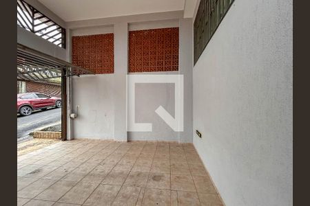 Casa à venda com 232m², 5 quartos e 2 vagas Casa à venda com 232m², 5 quartos e 2 vagasGaragem