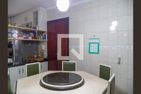 Casa à venda com 232m², 5 quartos e 2 vagas Casa à venda com 232m², 5 quartos e 2 vagasCozinha