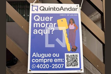 Casa à venda com 232m², 5 quartos e 2 vagas Casa à venda com 232m², 5 quartos e 2 vagasPlaquinha