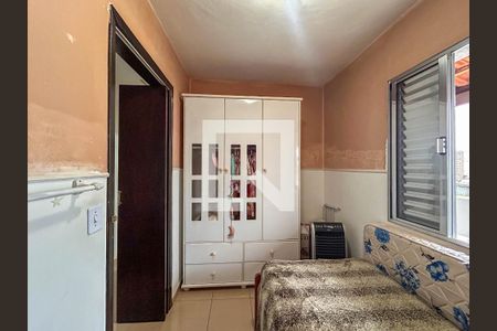 Casa à venda com 232m², 5 quartos e 2 vagas Casa à venda com 232m², 5 quartos e 2 vagasQuarto 2