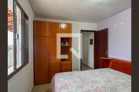 Casa à venda com 232m², 5 quartos e 2 vagas Casa à venda com 232m², 5 quartos e 2 vagasQuarto 3