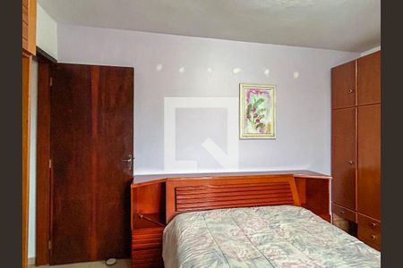 Casa à venda com 232m², 5 quartos e 2 vagas Casa à venda com 232m², 5 quartos e 2 vagasQuarto 3