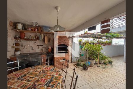 Casa à venda com 232m², 5 quartos e 2 vagas Casa à venda com 232m², 5 quartos e 2 vagasÁrea de Serviço/ Área gourmet/ Quintal