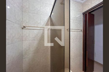 Casa à venda com 232m², 5 quartos e 2 vagas Casa à venda com 232m², 5 quartos e 2 vagasBanheiro 2