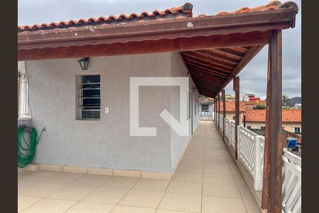 Casa à venda com 232m², 5 quartos e 2 vagas Casa à venda com 232m², 5 quartos e 2 vagasVaranda/ Quintal