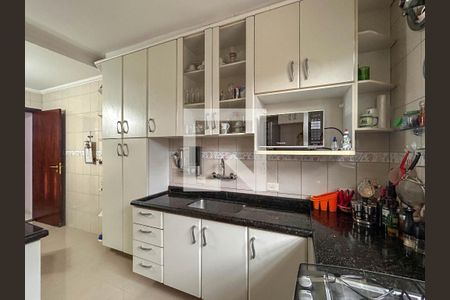 Casa à venda com 232m², 5 quartos e 2 vagas Casa à venda com 232m², 5 quartos e 2 vagasCozinha