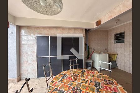 Casa à venda com 232m², 5 quartos e 2 vagas Casa à venda com 232m², 5 quartos e 2 vagasÁrea de Serviço/ Área gourmet/ Quintal