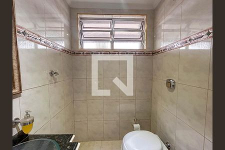 Casa à venda com 232m², 5 quartos e 2 vagas Casa à venda com 232m², 5 quartos e 2 vagasBanheiro 1