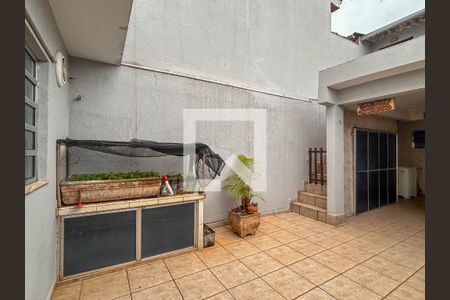 Casa à venda com 232m², 5 quartos e 2 vagas Casa à venda com 232m², 5 quartos e 2 vagasÁrea de Serviço/ Área gourmet/ Quintal