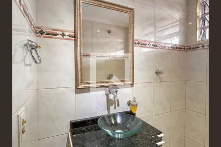 Casa à venda com 232m², 5 quartos e 2 vagas Casa à venda com 232m², 5 quartos e 2 vagasBanheiro 1