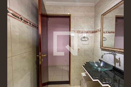 Casa à venda com 232m², 5 quartos e 2 vagas Casa à venda com 232m², 5 quartos e 2 vagasBanheiro 1