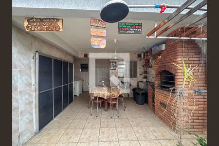 Casa à venda com 232m², 5 quartos e 2 vagas Casa à venda com 232m², 5 quartos e 2 vagasÁrea de Serviço/ Área gourmet/ Quintal