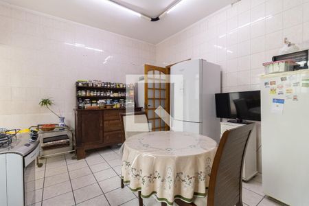 Casa à venda com 140m², 3 quartos e 8 vagasBanheiro 2