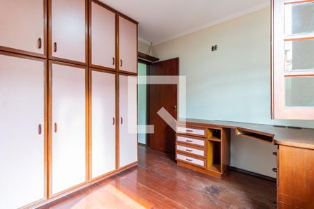 Casa à venda com 180m², 3 quartos e 2 vagas Casa à venda com 180m², 3 quartos e 2 vagasQuarto 1