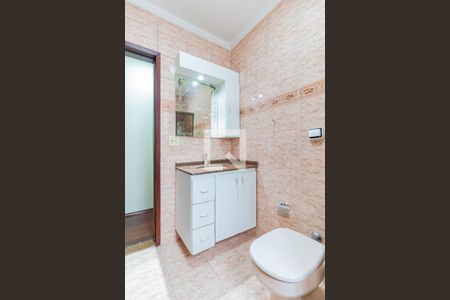 Casa à venda com 180m², 3 quartos e 2 vagas Casa à venda com 180m², 3 quartos e 2 vagasBanheiro