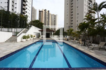 Apartamento à venda com 176m², 3 quartos e 3 vagasÁrea comum - Piscina