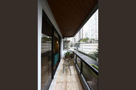 Apartamento à venda com 176m², 3 quartos e 3 vagasvaranda