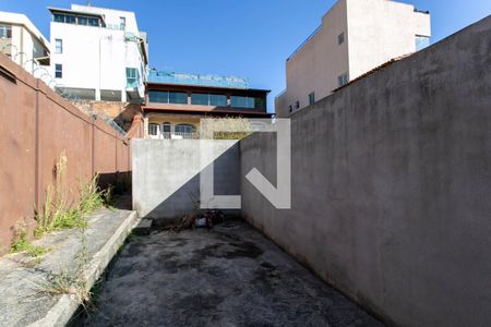 Casa à venda com 271m², 2 quartos e 1 vaga Casa à venda com 271m², 2 quartos e 1 vagaGaragem