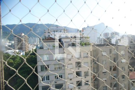 Apartamento à venda com 70m², 2 quartos e 1 vaga Apartamento à venda com 70m², 2 quartos e 1 vagaSuíte vista