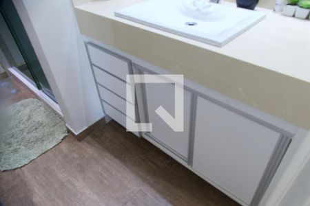 Apartamento à venda com 70m², 2 quartos e 1 vaga Apartamento à venda com 70m², 2 quartos e 1 vagaSuíte banheiro