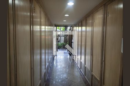 Apartamento à venda com 70m², 2 quartos e 1 vaga Apartamento à venda com 70m², 2 quartos e 1 vagaPortaria