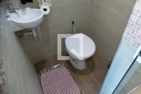 Apartamento à venda com 70m², 2 quartos e 1 vaga Apartamento à venda com 70m², 2 quartos e 1 vagaBanheiro serviço