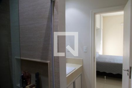 Apartamento à venda com 70m², 2 quartos e 1 vaga Apartamento à venda com 70m², 2 quartos e 1 vagaSuíte banheiro
