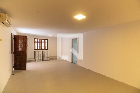 Sala de casa de condomínio à venda com 5 quartos, 360m² em Piratininga, Niterói