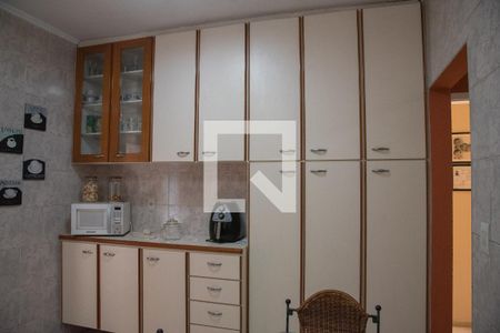 Casa à venda com 220m², 4 quartos e 3 vagas Casa à venda com 220m², 4 quartos e 3 vagasCozinha