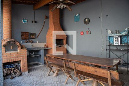 Casa à venda com 220m², 4 quartos e 3 vagas Casa à venda com 220m², 4 quartos e 3 vagasEspaço Gourmet