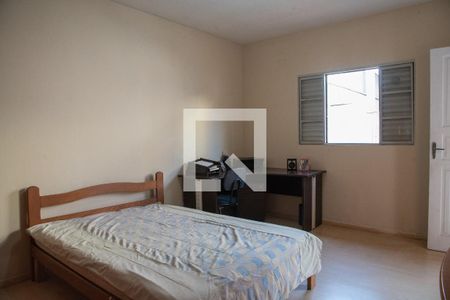 Casa à venda com 220m², 4 quartos e 3 vagas Casa à venda com 220m², 4 quartos e 3 vagasQuarto 4