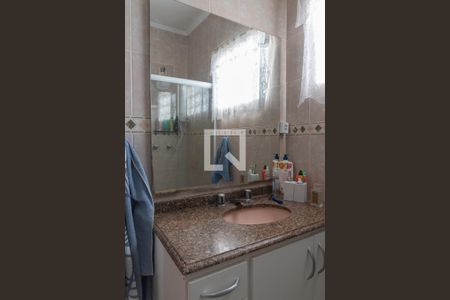 Casa à venda com 220m², 4 quartos e 3 vagas Casa à venda com 220m², 4 quartos e 3 vagasBanheiro 1