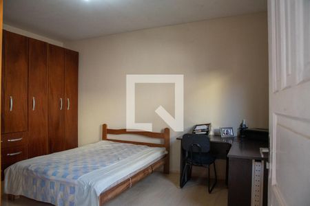 Casa à venda com 220m², 4 quartos e 3 vagas Casa à venda com 220m², 4 quartos e 3 vagasQuarto 4