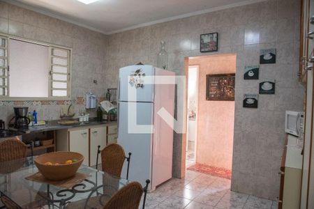 Casa à venda com 220m², 4 quartos e 3 vagas Casa à venda com 220m², 4 quartos e 3 vagasCozinha