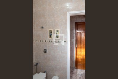 Casa à venda com 220m², 4 quartos e 3 vagas Casa à venda com 220m², 4 quartos e 3 vagasBanheiro 1