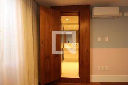 Apartamento à venda com 385m², 5 quartos e 4 vagasSuíte 1