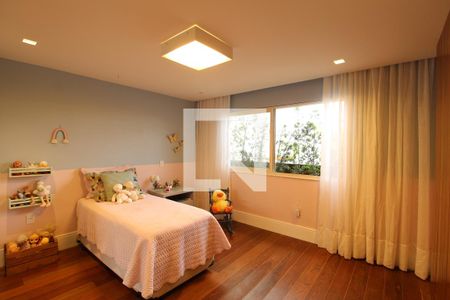 Apartamento à venda com 385m², 5 quartos e 4 vagasSuíte 1