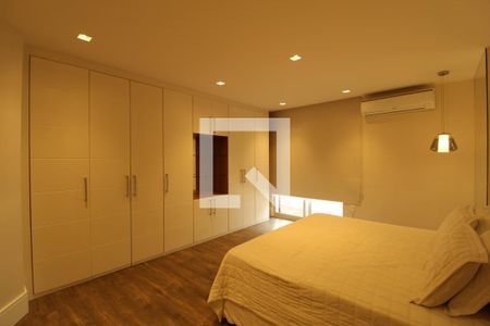 Apartamento à venda com 385m², 5 quartos e 4 vagasSuíte 2