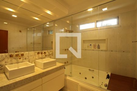 Apartamento à venda com 385m², 5 quartos e 4 vagasBanheiro - Suíte 2