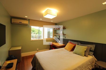 Apartamento à venda com 385m², 5 quartos e 4 vagasQuarto