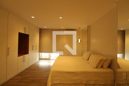 Apartamento à venda com 385m², 5 quartos e 4 vagasSuíte 2